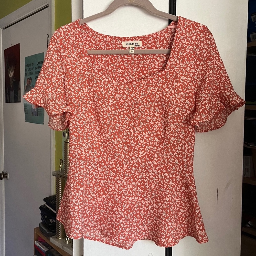 MONTEAU orange floral peplum top with sweet heart neckline, size M